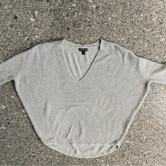 Express Women's Oversized Light Grey Sweater - Size S ⭐ - Picture 1 of 5